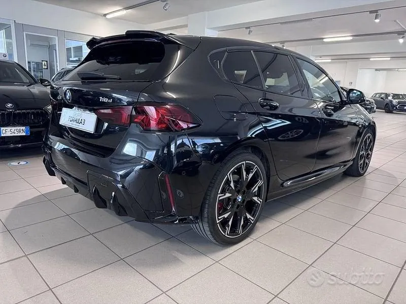 BMW 1 Series 2025 photo 3