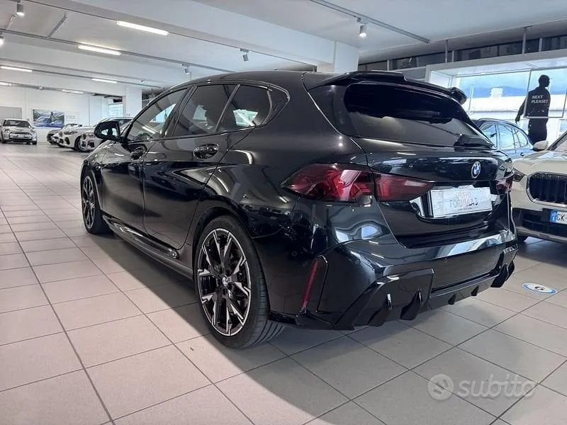 BMW 1 Series 2025 photo 4