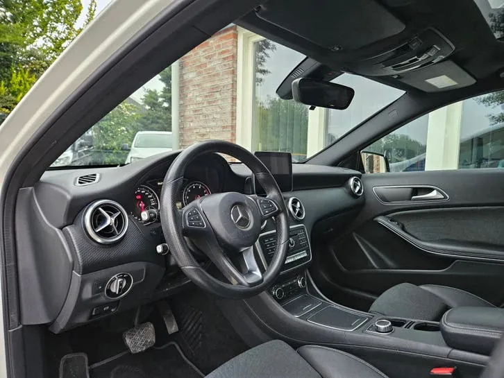 Mercedes-Benz A-Class 2018 photo 2