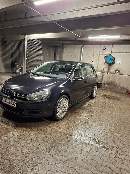 Volkswagen Golf Vi 2010 photo 2
