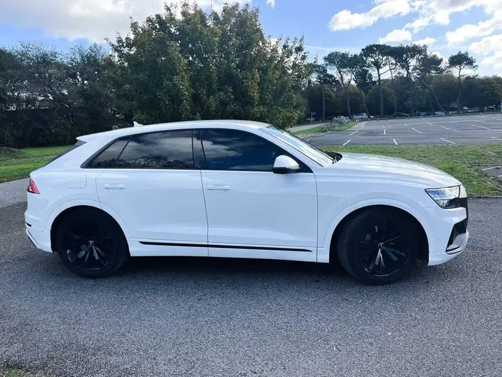 Audi Q8 2019 photo 4