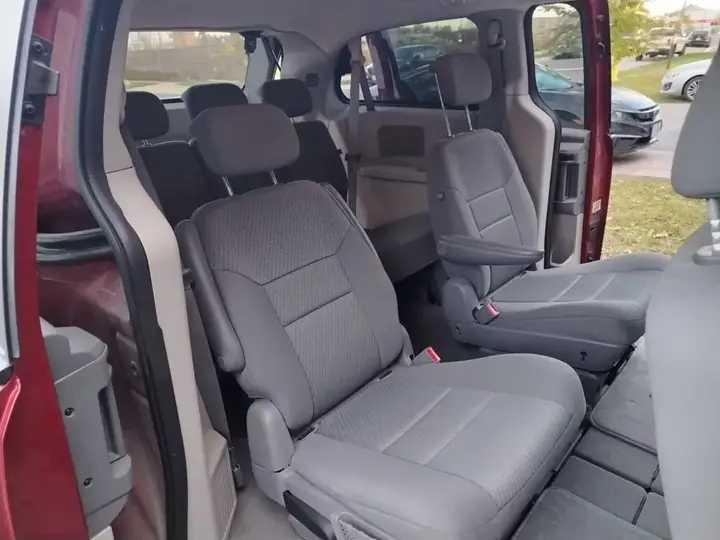 Dodge Caravan 2009 photo 4