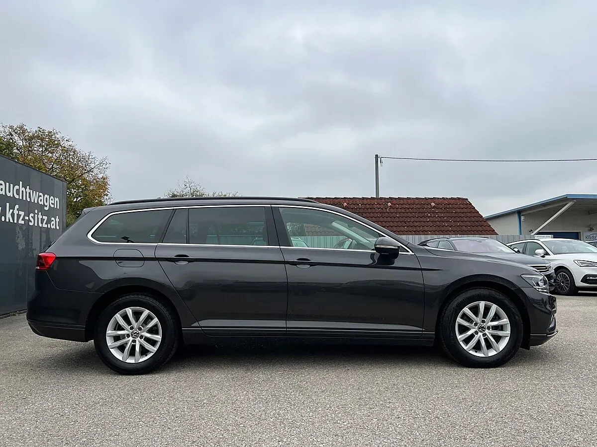 Volkswagen Passat 2022 photo 2