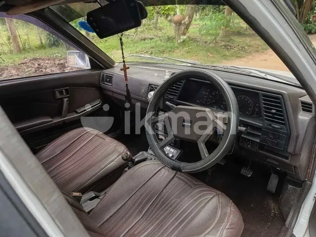 Nissan Sunny 1987 photo 3