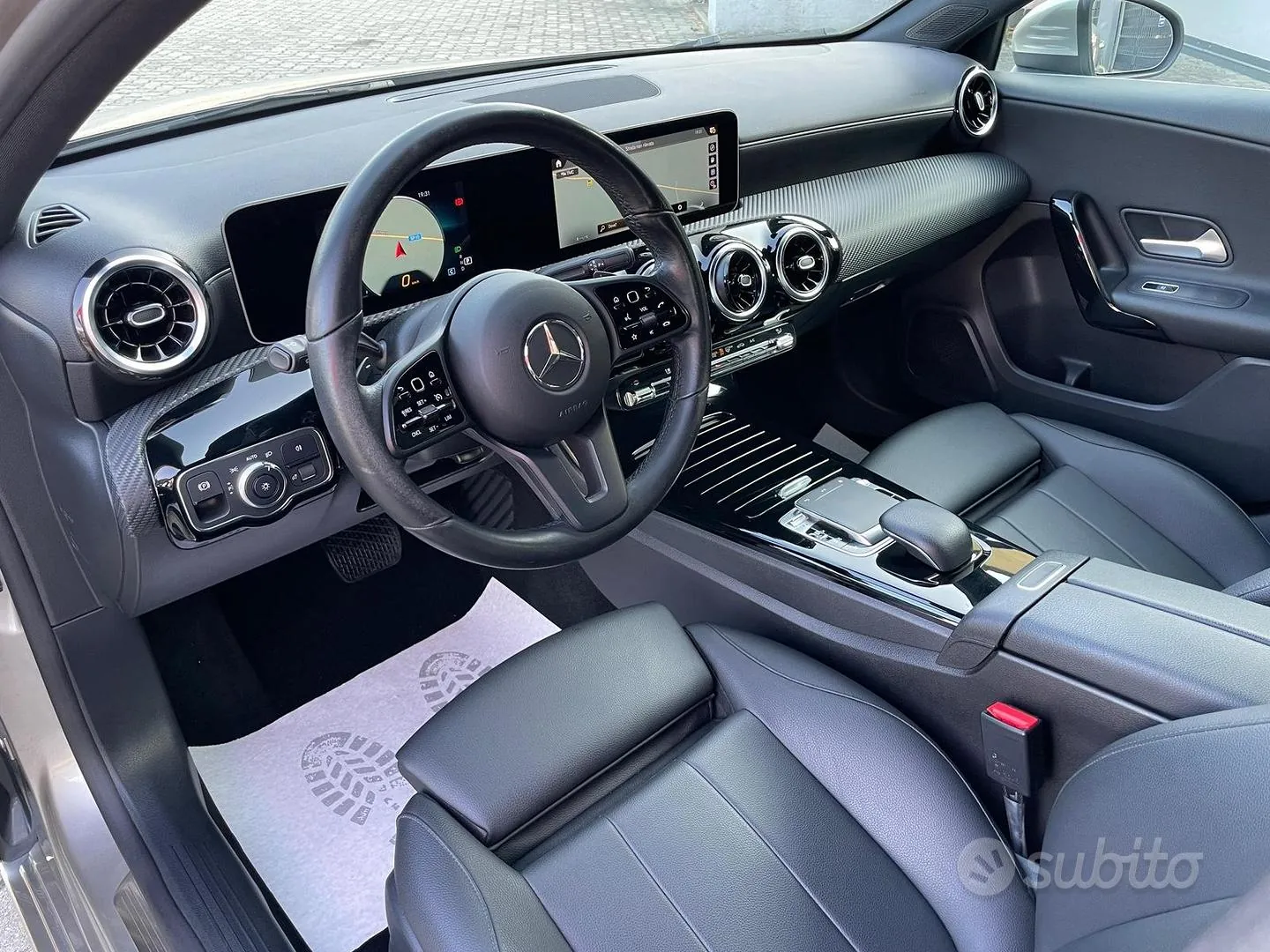 Mercedes-Benz A180
