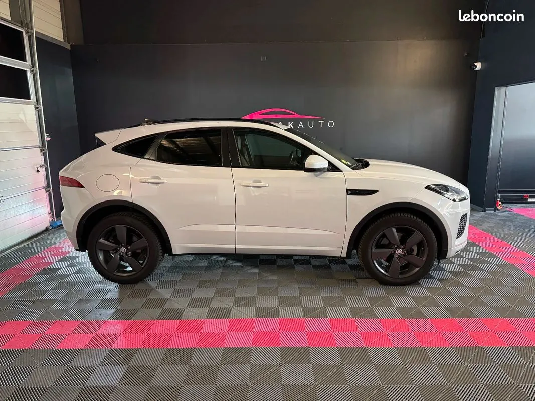 Jaguar E-Pace 2020 photo 2