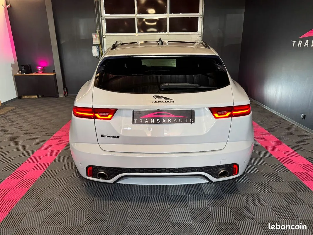 Jaguar E-Pace 2020 photo 4