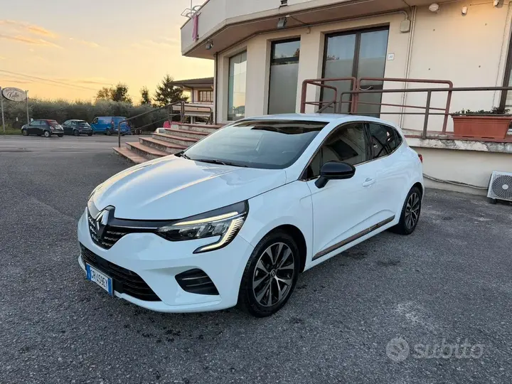 Renault Clio 2023 photo 3