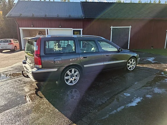 Volvo V70 2004 photo 2
