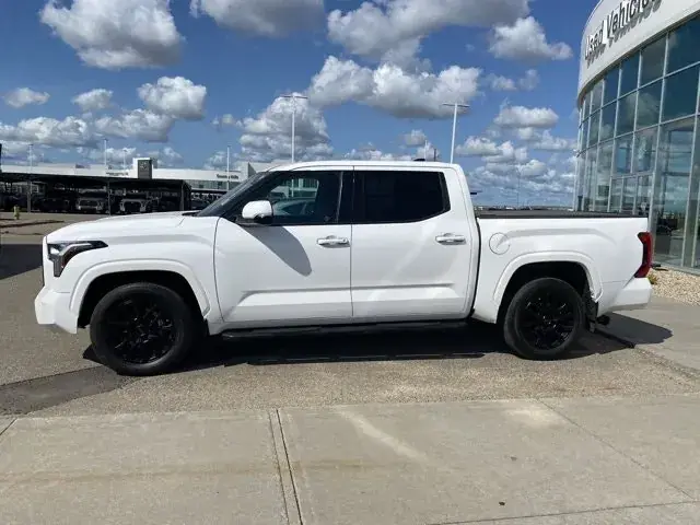 Toyota Tundra 2023 photo 3