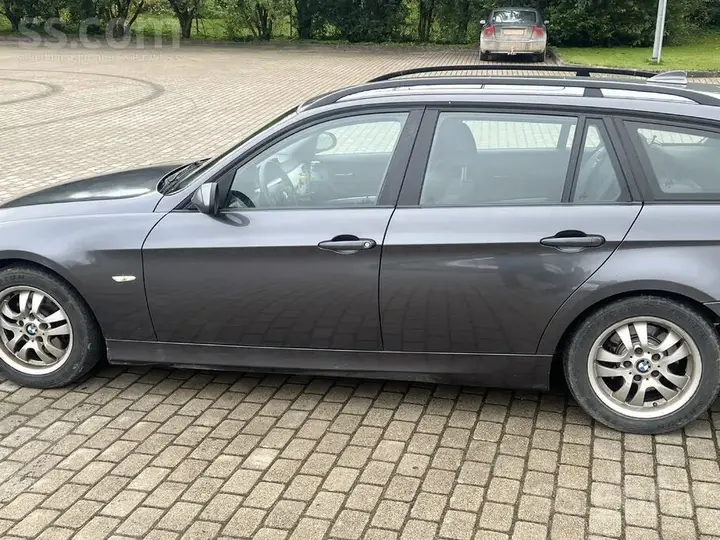 BMW 320 2007 photo 2