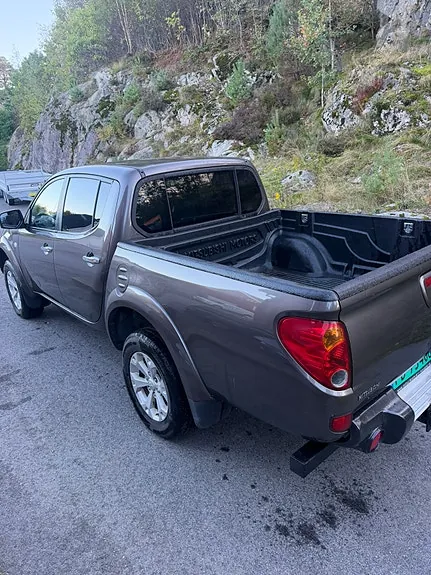 Mitsubishi L200 2010 photo 4
