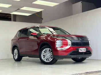 Mitsubishi Outlander 2022 photo 2