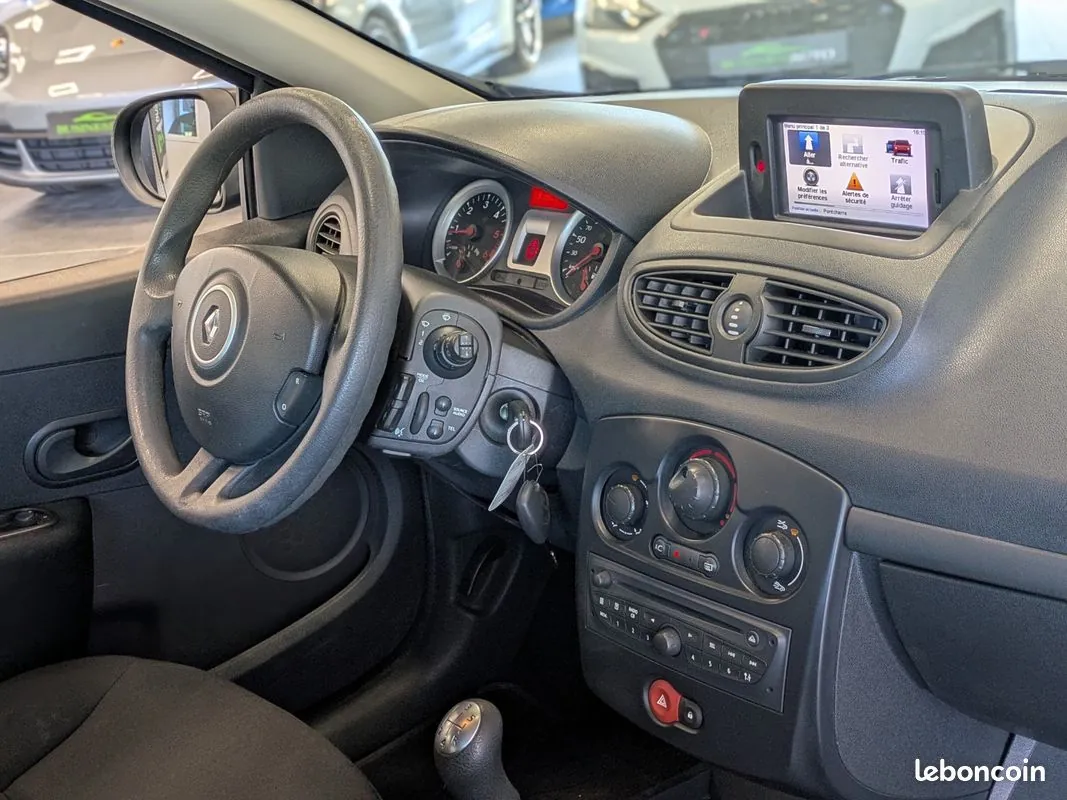 Renault Clio 2013 photo 4