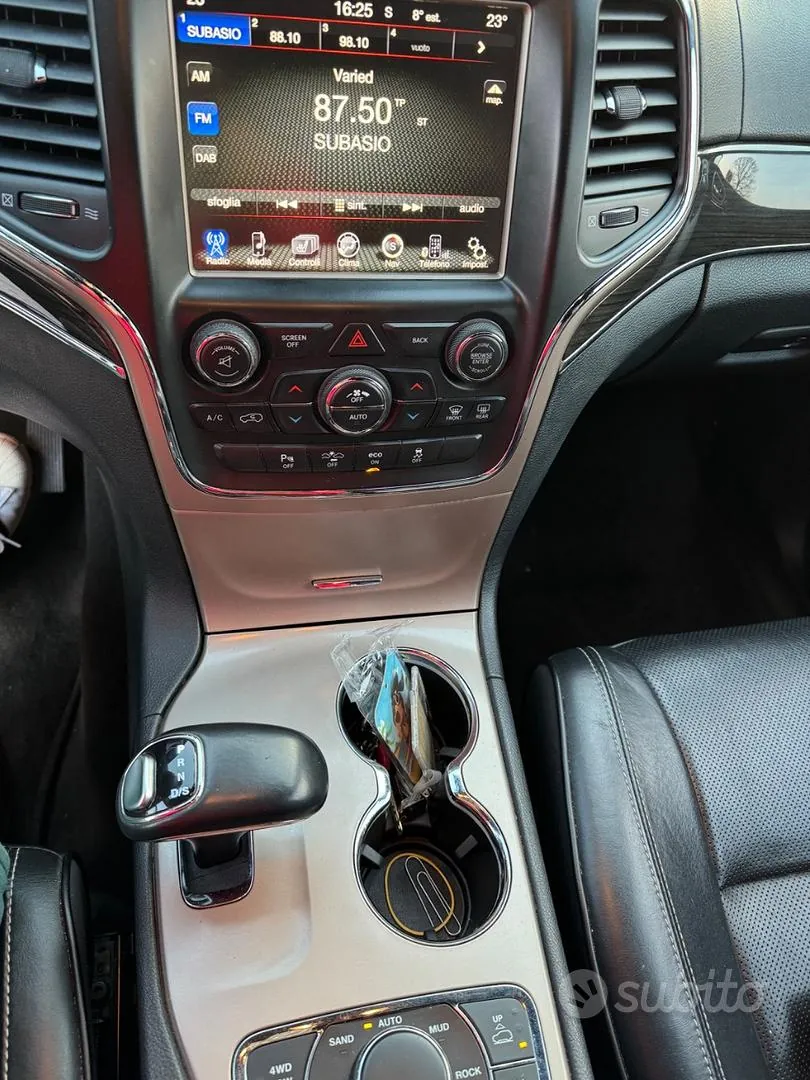 Jeep Grand Cherokee 2015 photo 4