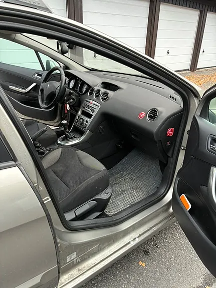 Peugeot 308 2010 photo 3