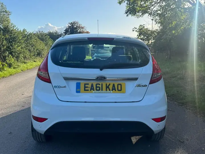 Ford Fiesta 2011 photo 4
