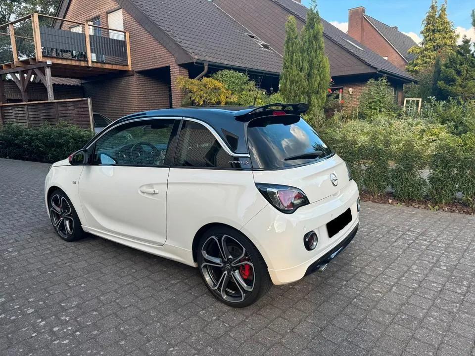 Opel Adam