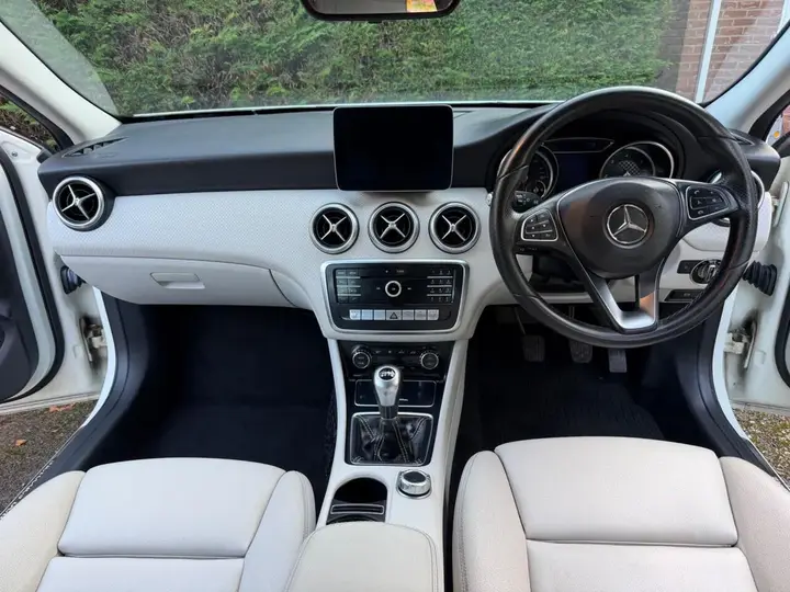 Mercedes-Benz A-Class 2016 photo 2