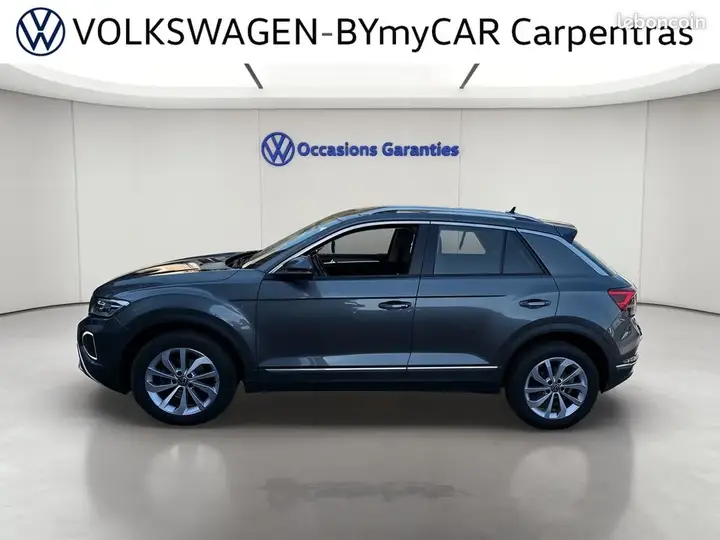 Volkswagen T-Roc 2023 photo 2