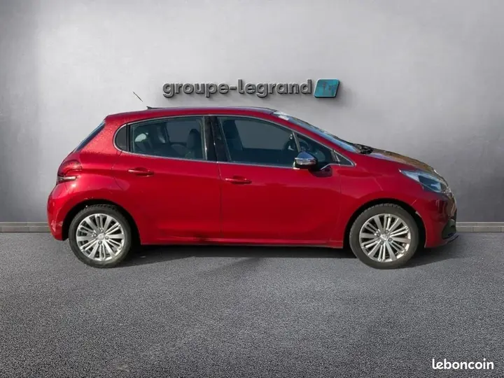 Peugeot 208 2018 photo 4