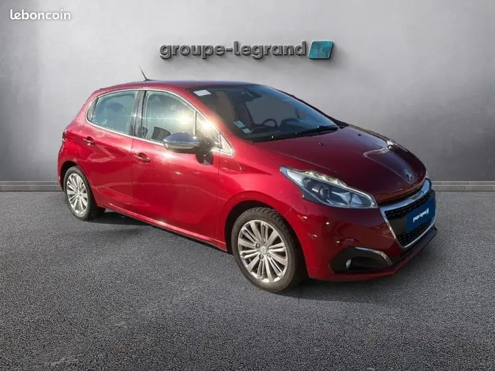 Peugeot 208 2018 photo 3