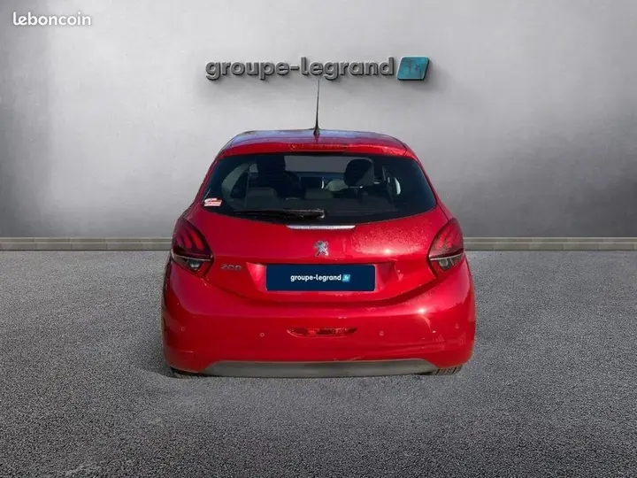Peugeot 208 2018 photo 5