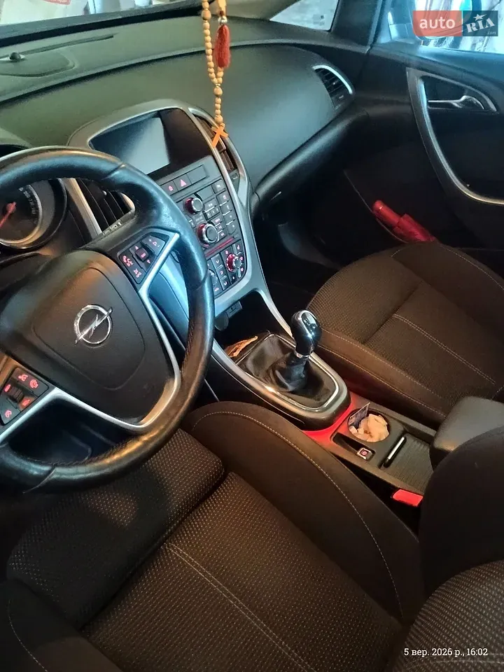 Opel Astra 2014 photo 5