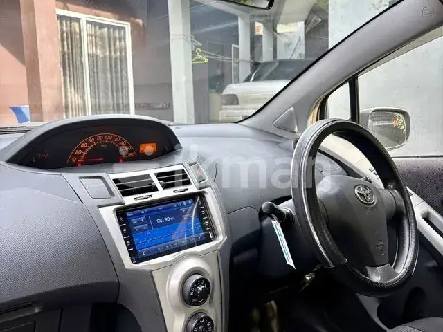 Toyota Vitz 2007 photo 4