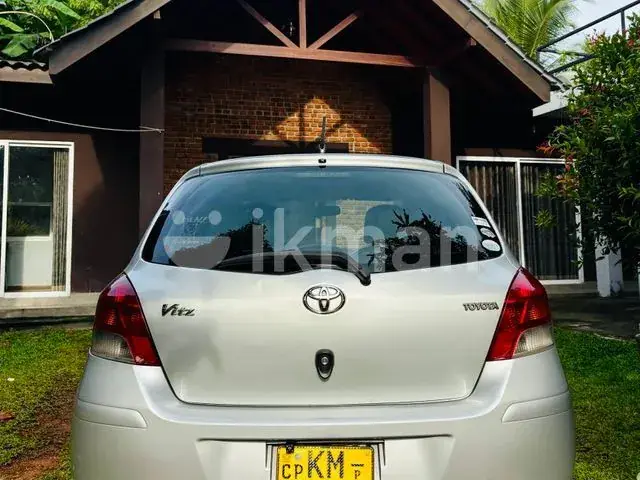 Toyota Vitz 2007 photo 2