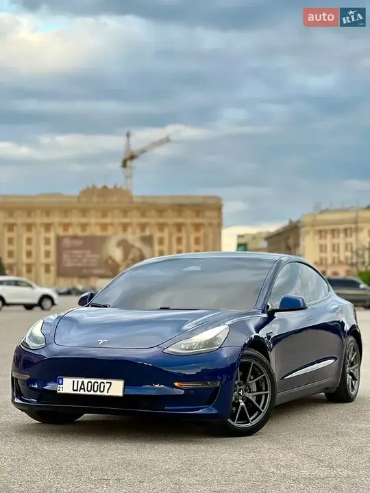 Tesla Model 3 2021 photo 2