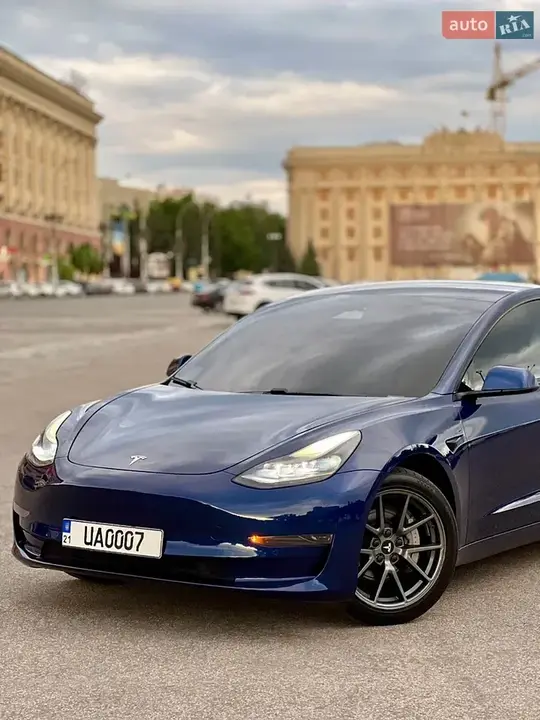 Tesla Model 3 2021 photo 3