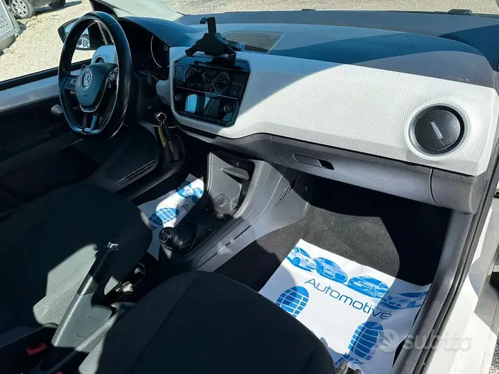Volkswagen Up 2019 photo 2