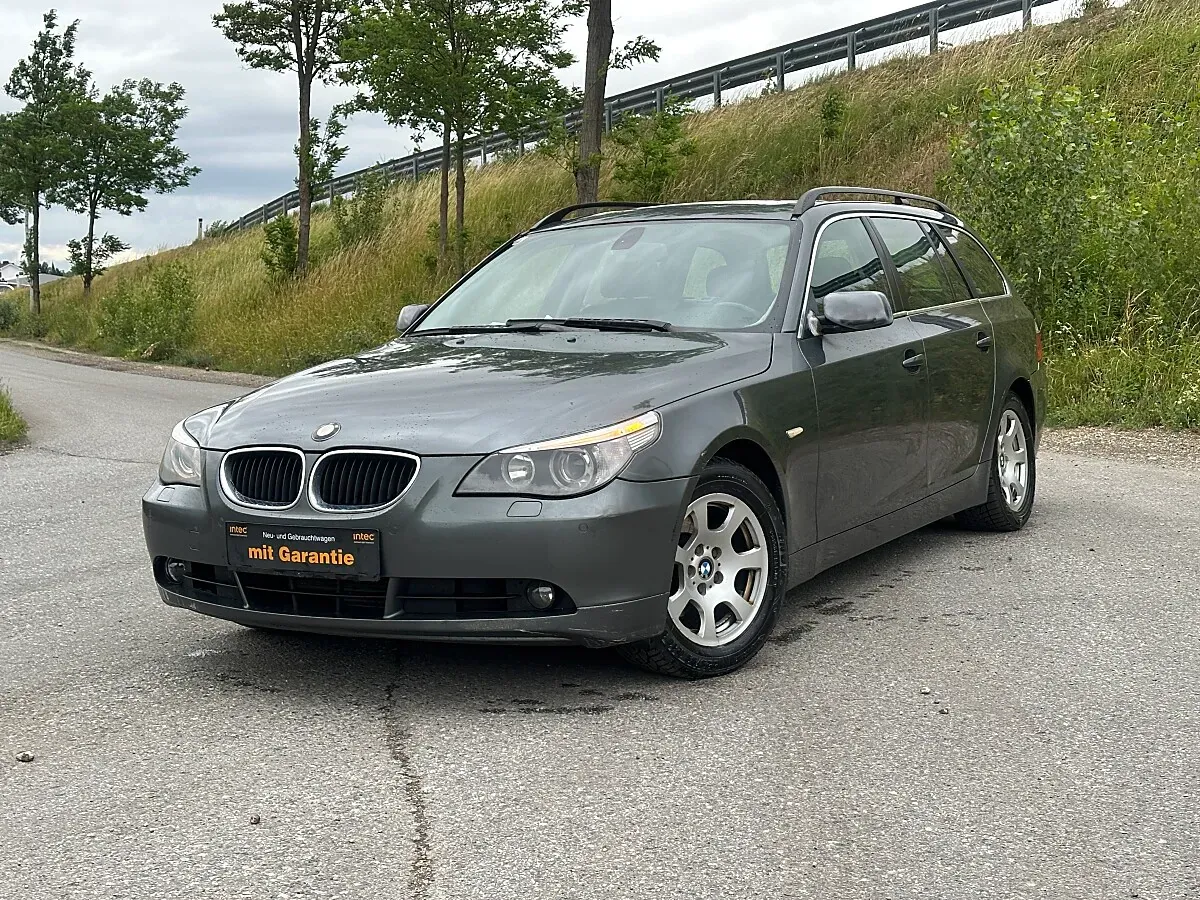 BMW 5 Series 2005 photo 2