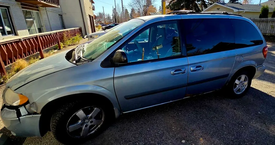 Dodge Caravan 2006 photo 2