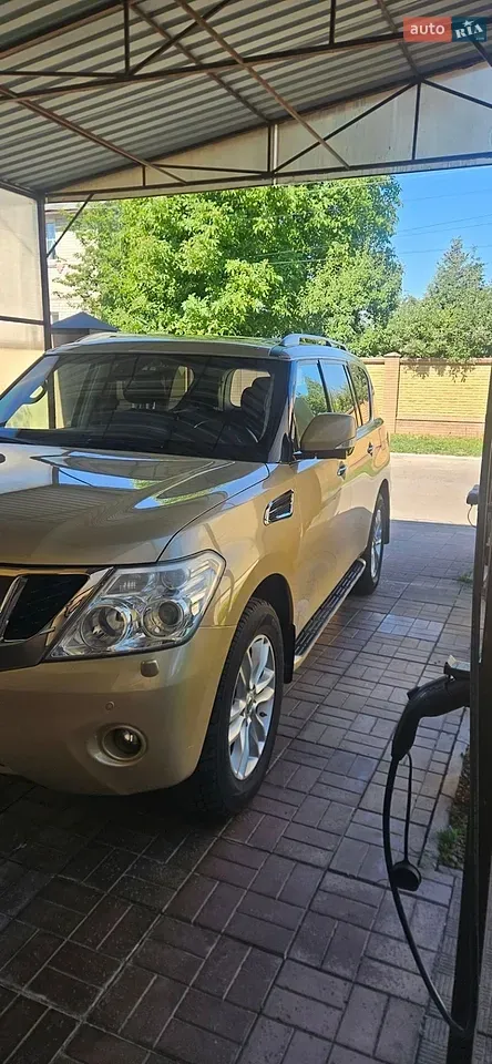Nissan Patrol 2011 photo 5