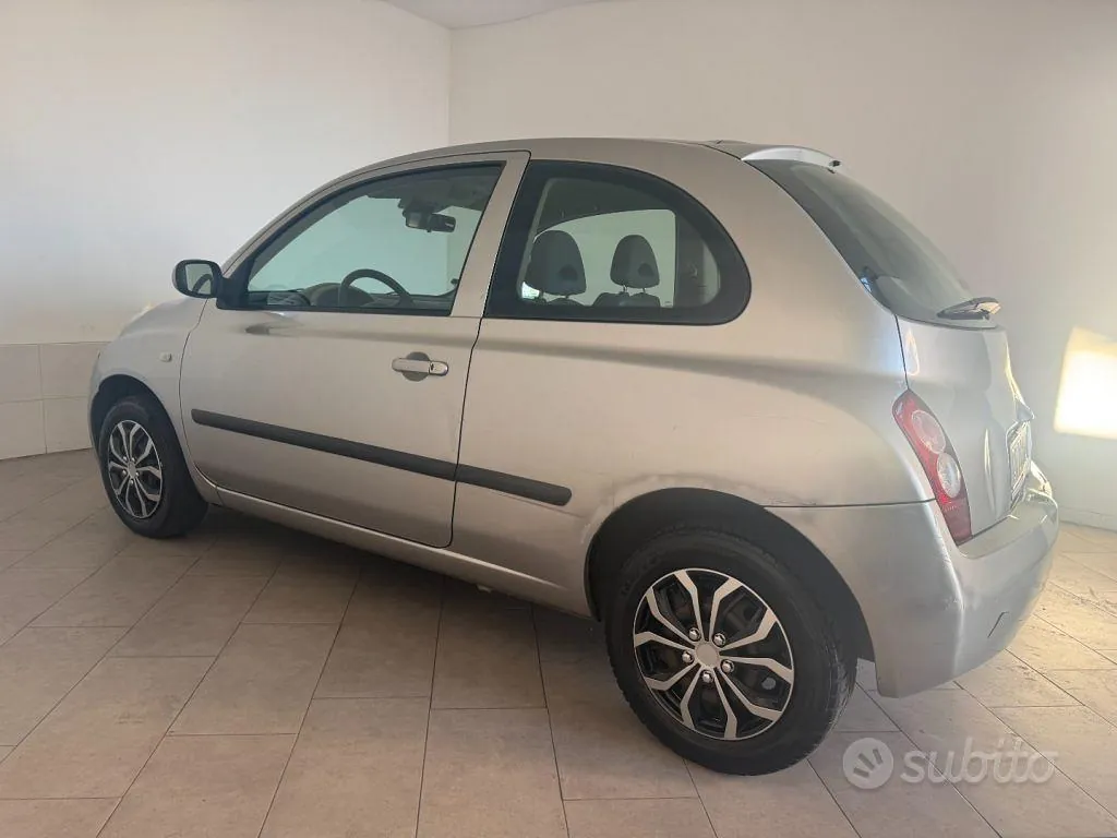 Nissan Micra 2004 photo 4
