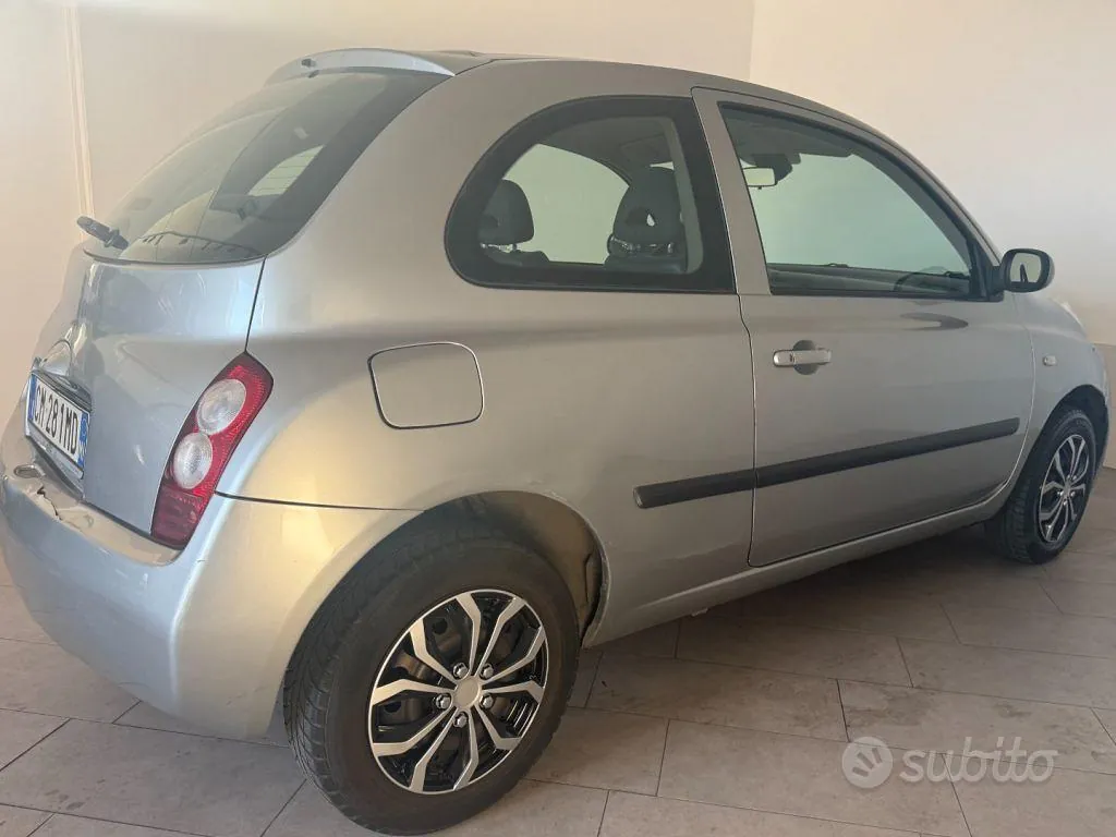 Nissan Micra 2004 photo 5