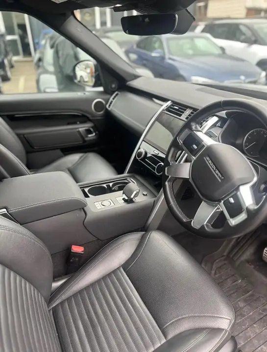 Land Rover Discovery 2022 photo 2