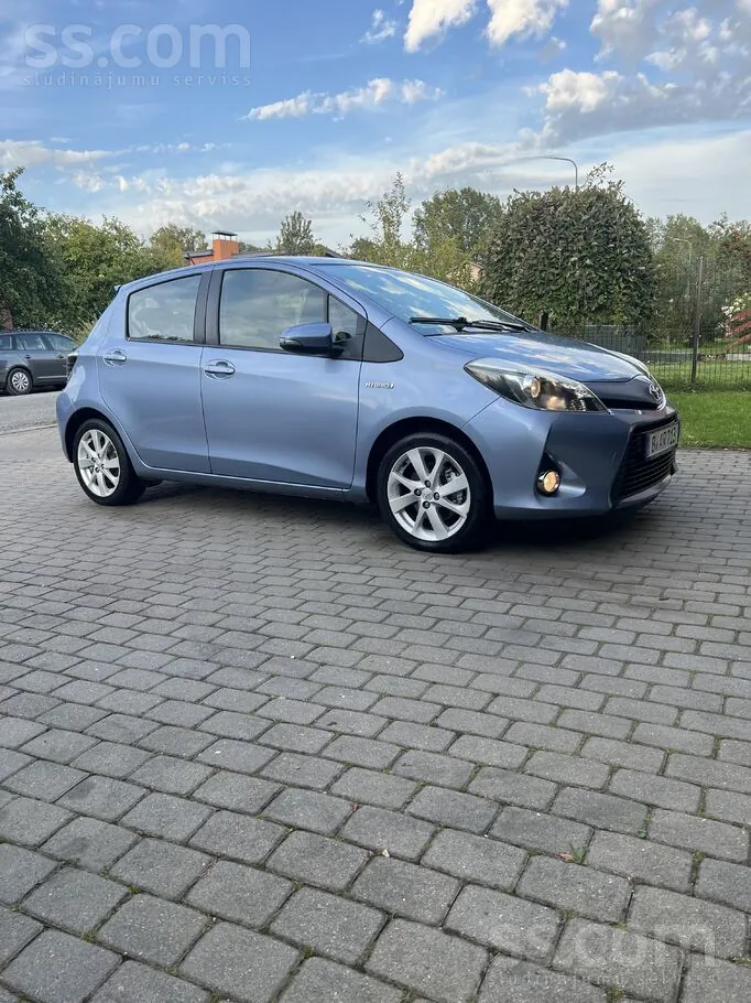 Toyota Yaris 2013 photo 3