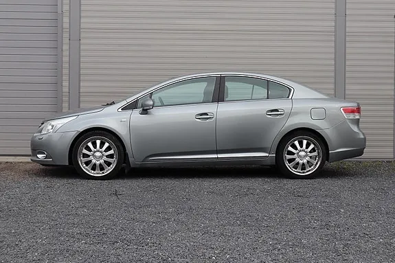 Toyota Avensis 2010 photo 5