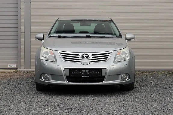 Toyota Avensis 2010 photo 2