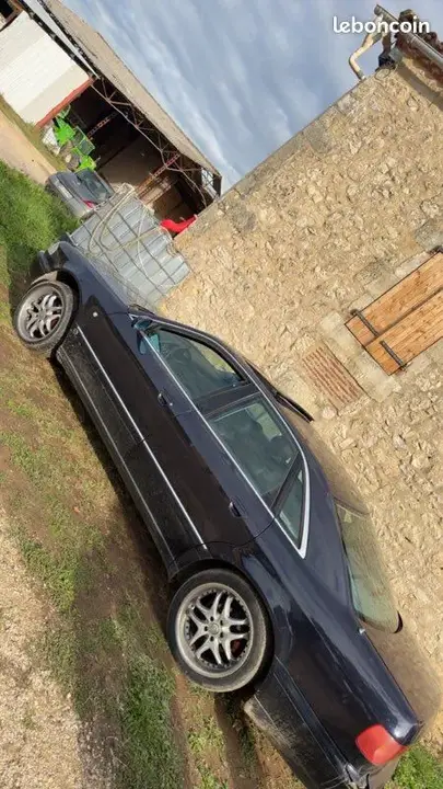 Audi A8 1997 photo 2