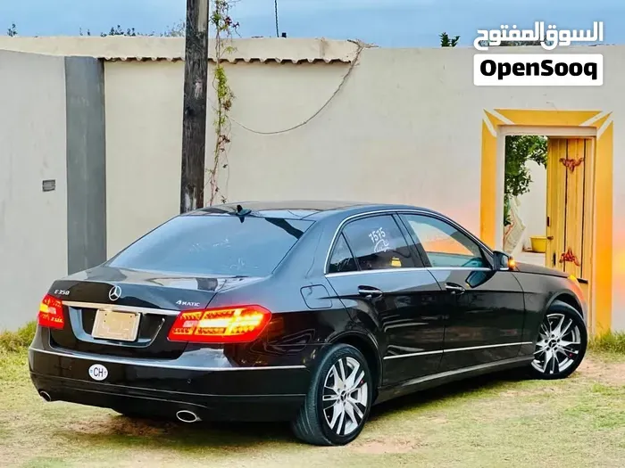 Mercedes-Benz E-Class 2012 photo 2