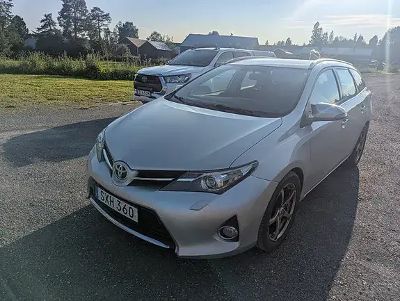 Toyota Auris 2014 photo 4