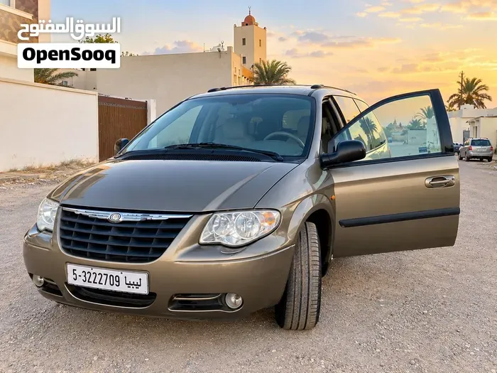 Chrysler Grand Voyager 2006 photo 2