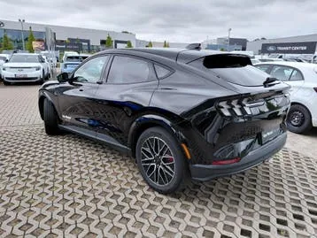 Ford Mustang Mach-E 2025 photo 3
