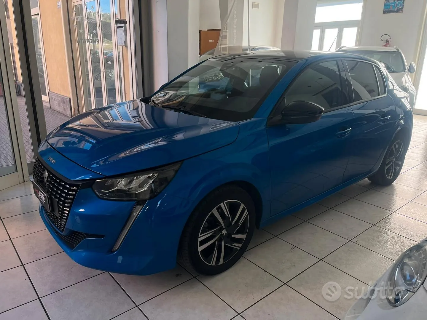 Peugeot 208 2023 photo 2