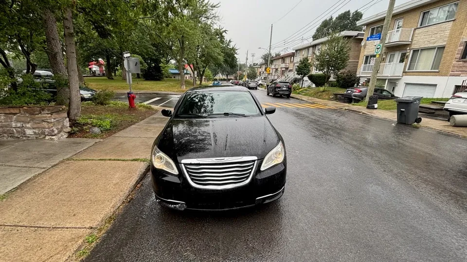 Chrysler 200