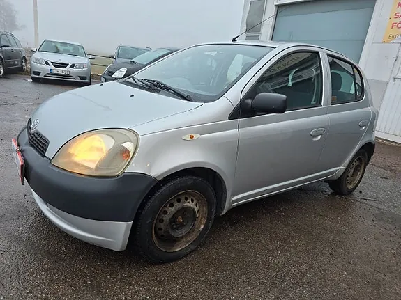 Toyota Yaris 2002 photo 2